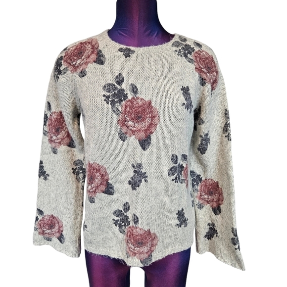 Lucky‎ Brand Gray Floral Scoop Neck Flare Sleeve Sweater Size Small Women's - Picture 1 of 9